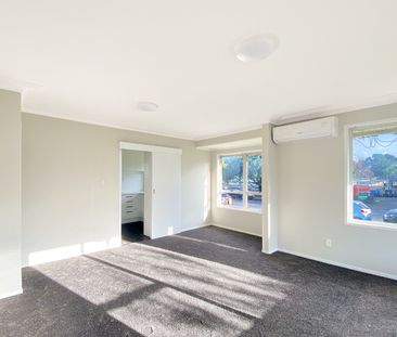 MT ALBERT - 2 bedroom unit with a garage - Photo 4