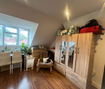 Price £1,100 pcm - Available 02/07/2025 - Furnished - Photo 3