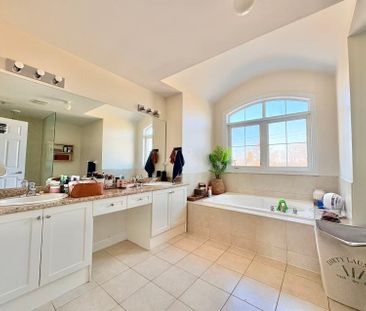 For Lease - 137A FINCH Avenue, Toronto, Ontario - Photo 3