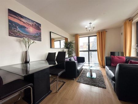 2 bedroom flat to rent - Photo 2