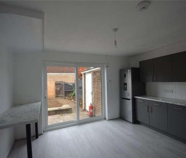 Kennedy Drive, Swindon, Wiltshire, SN3 - Photo 5