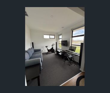 Room 1/2 McCubbin Drive, Mount Duneed, Vic 3217 - Photo 6