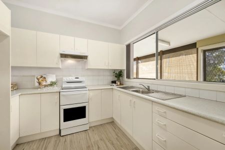 2 Bedroom Home - Photo 5