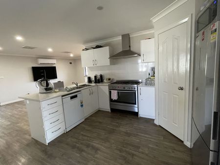 Fully Furnished - Photo 4