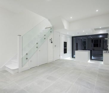 4 bedroom terraced house to rent - Photo 2