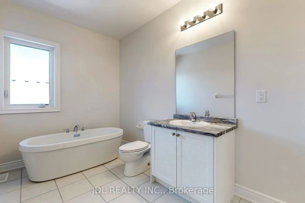 Condo Townhouse For Lease | N9249432 - Photo 1