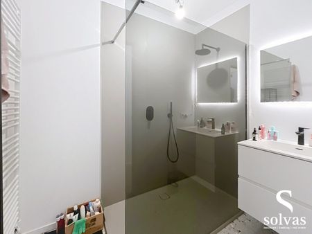 Modern appartement met terras en 2 slaapkamers op fantastisch mooie locatie in hartje Gent - Photo 3