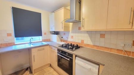 2 bedroom terraced house to rent - Photo 4