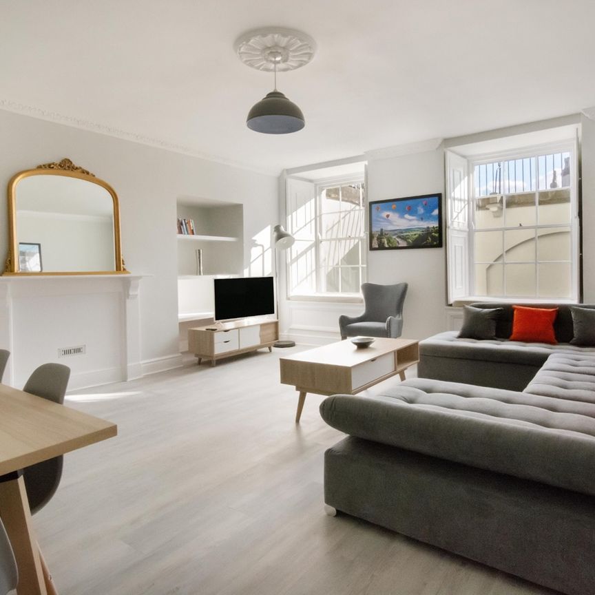2 Bed Flat, Clifton, BS8 - Photo 1