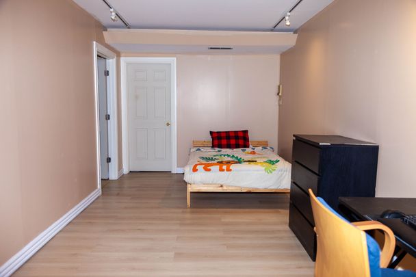For Lease - 2B Debell Lane, Toronto, Ontario - Photo 1