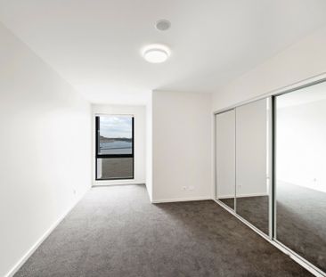 Top Floor Unit! - Photo 6