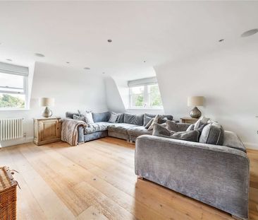 A stunning contemporary apartment in a converted Grade II listed building - Photo 5