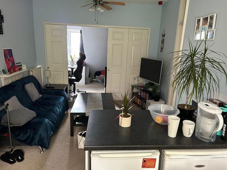 1 Bed Flat, Downs Road, LU1 - Photo 4