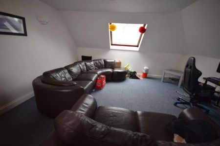 To Rent Queens Road, Town Centre, Bournemouth, BH2 £1,845 pcm Tenancy Info - Photo 2