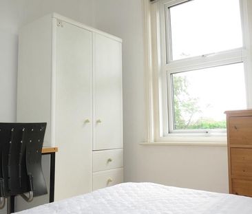 5 bedroom detached house to rent - Photo 4