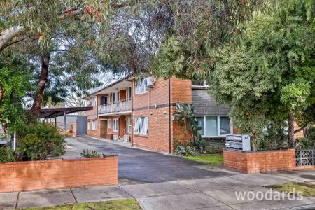 Spacious Two Bedroom Apartment - Photo 5