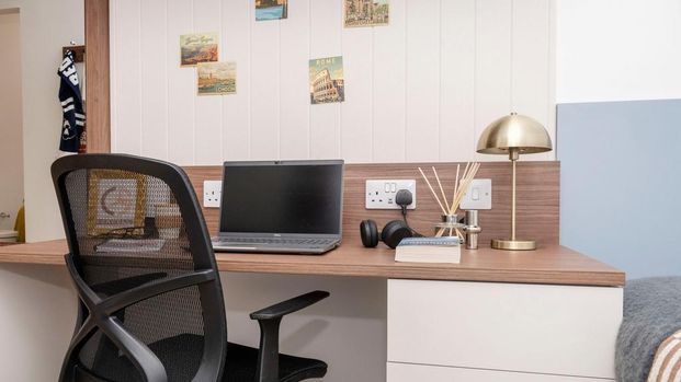 Studio to rent - Photo 1