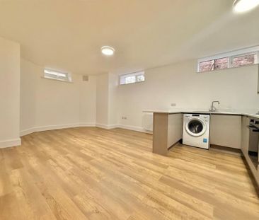 3 Bedroom Apartment To Let - Photo 5