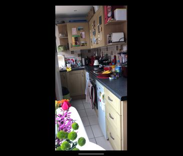 Studio Flat, Du Cane Court, SW17 - Photo 2
