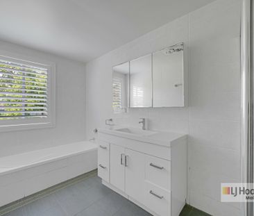 Charming Riverside Home in Horseshoe Bend, Maitland! - Photo 4