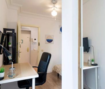 Room in a shared 4-bedroom apartment for rent in Puerta del Ángel. - Foto 6
