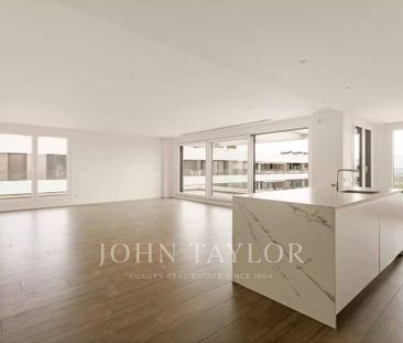 Luxury penthouse for rent in Alcobendas, Autonomous Region of Madrid - Photo 5