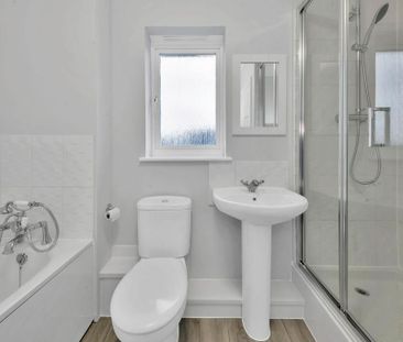 2 bedroom coach house to rent - Photo 3