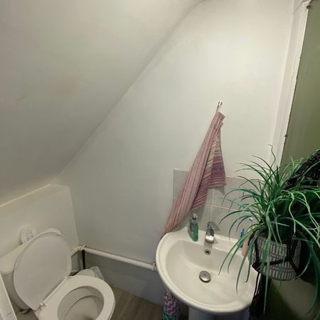 4 Bed Semi-Detached House, Dugar Walk, BS6 - Photo 4