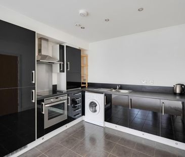 1 Bed Flat - Photo 2