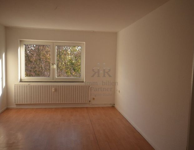 Helle Wohnung in Duisburg-Neuenkamp mit Balkon! - Photo 1