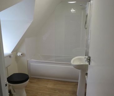 2 bedroom end of terrace house to rent - Photo 6