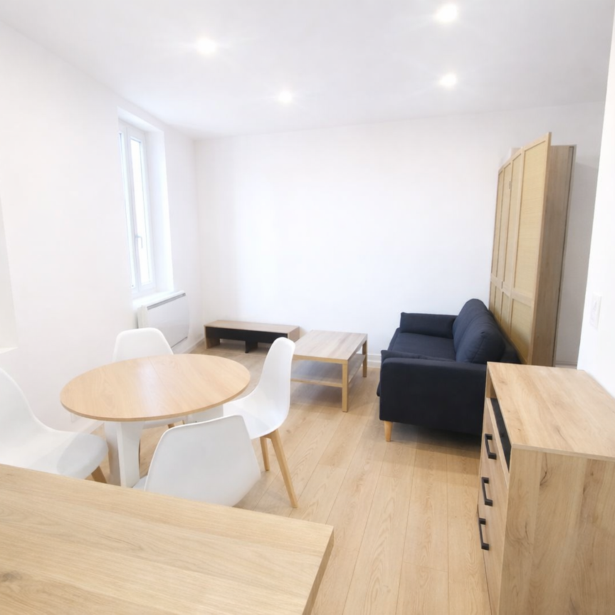 Location Appartement 1 pièce 24m² LA SEYNE SUR MER 83500 - Photo 1