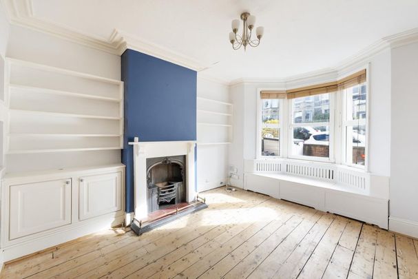 4 Bed House - Photo 1