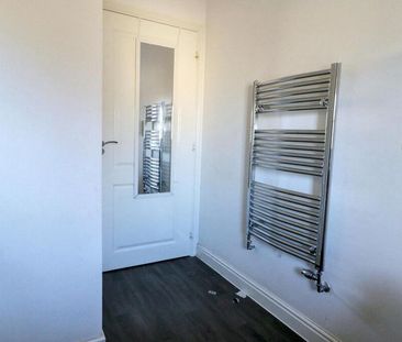 2 bedroom semi-detached house to rent - Photo 4