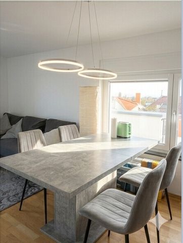 Moderne 2-Zimmer-Penthouse-Wohnung mit Dachterrasse, Balkon, TG-Platz & Weitblick in Mainz-Finthen - Photo 4