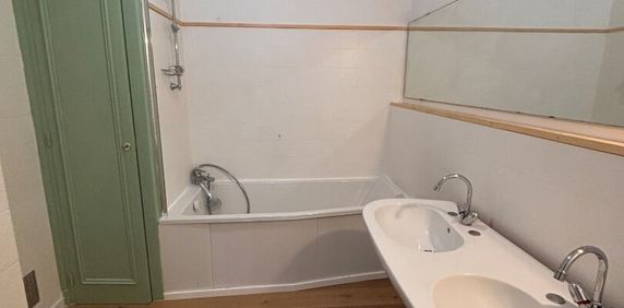 Location Appartement 4 pièces 112m² - Photo 2