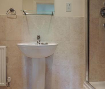 3 bedroom link detached house to rent - Photo 4