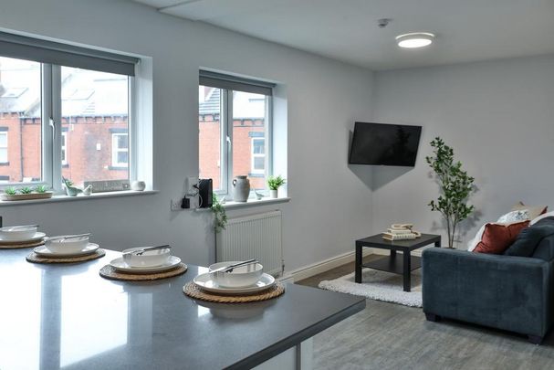 5 bedroom flat to rent - Photo 1