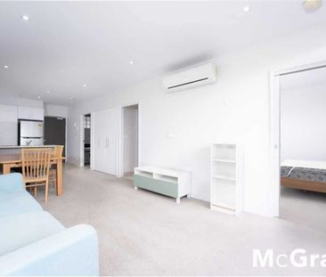 Stunning furnished 2-Bedroom Apartment in the Heart of Box Hill - Photo 3