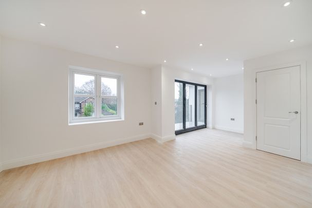 2 Bed Flat, West Hill, CR2 - Photo 1