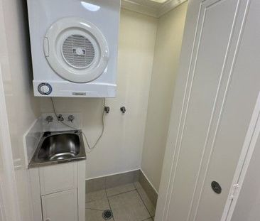 Two Bedrooms, two bathrooms, ground floor apartment unit, West End,... - Photo 3