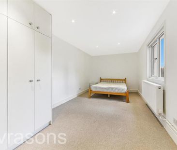 3 bedroom flat to rent - Photo 6