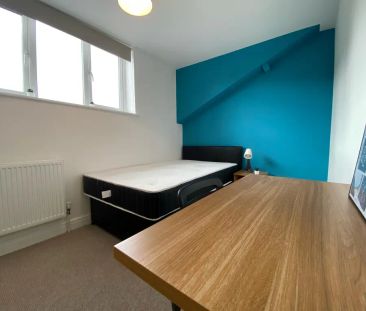 5 bedroom terraced house to rent - Photo 4