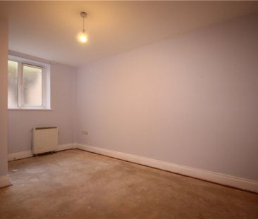 Rectory Court, Walnut Tree Close, Guildford, Surrey, GU1 4RX - Photo 3