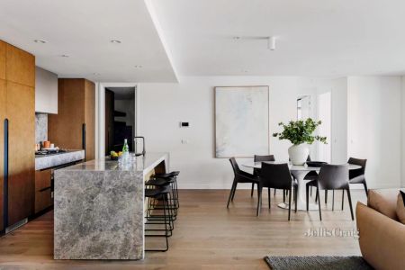 4 Bed, 3 Bath - Photo 4