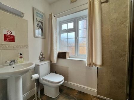 2 bedroom detached house to rent - Photo 5
