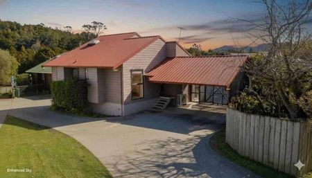 Welcome to your forever home! - Photo 5