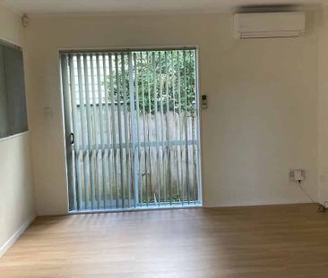 4 bedroom house in the heart of Kelston - Photo 1