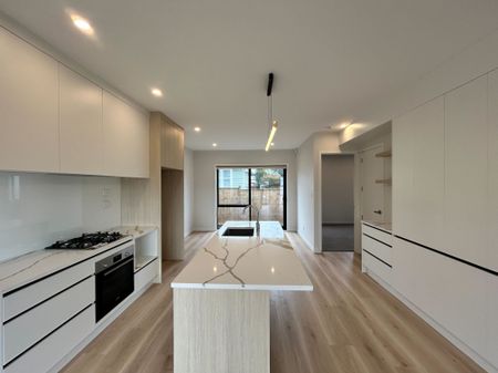 5 Bedrooms on Derrett Pl - Photo 5