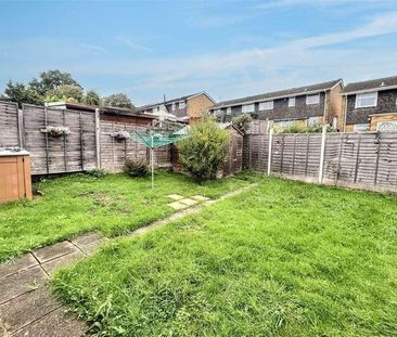 Midanbury, SO18 - Photo 2